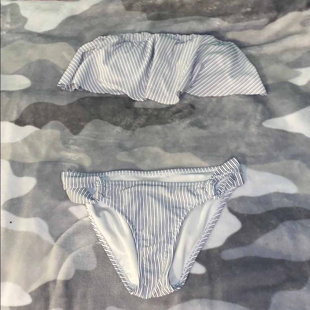 White swimsuit with navy stripes || strapless